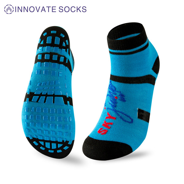 sky jump in ankle anti skid grip trampoline park socks 2